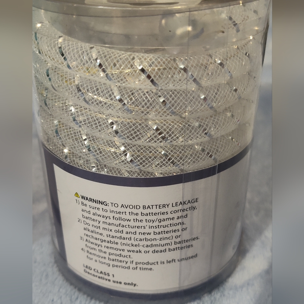Room Essentials LED Mesh Rope Lights - Silver and White - Picture 4 of 7